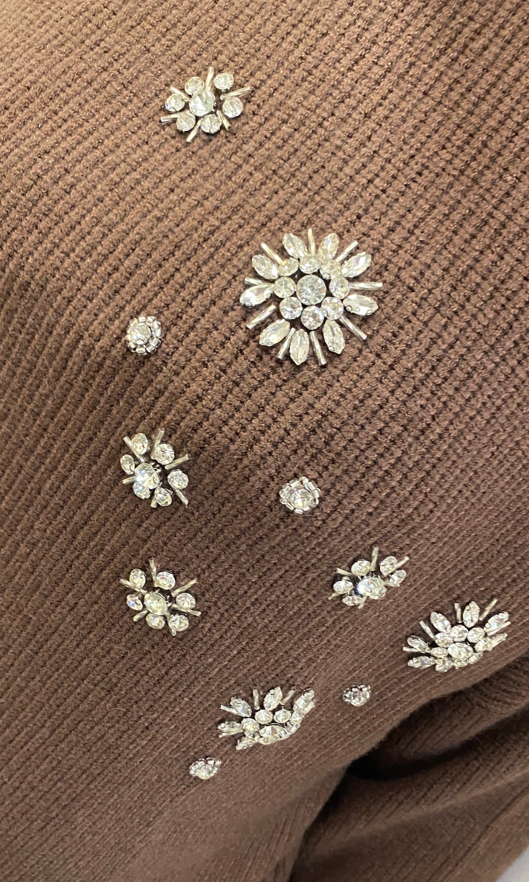 HAVEONE - MAGLIA LUPETTO MARRONE CON APPLICAZIONI