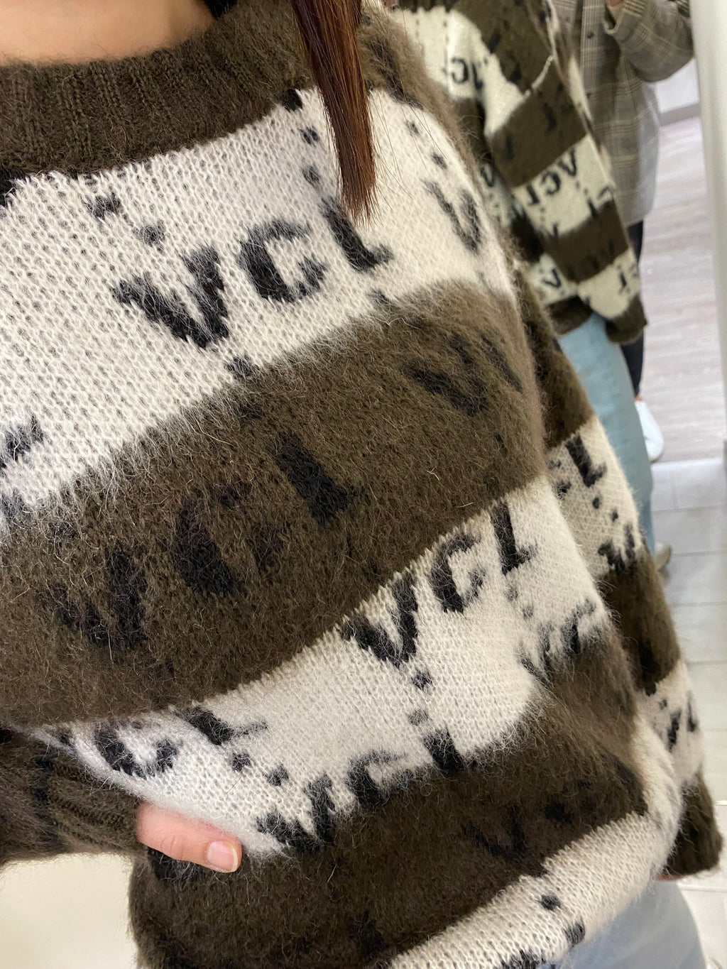 VICOLO - MAGLIONE VCL A RIGHE PANNA E MARRONE