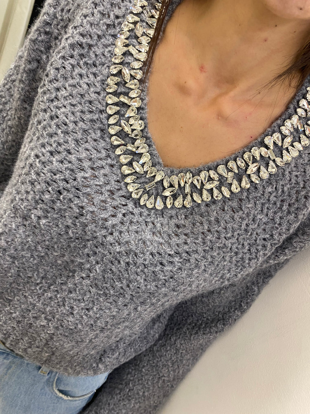 ERREBI - MAGLIA SCOLLO V CON APPLICAZIONI SWAROVSKI