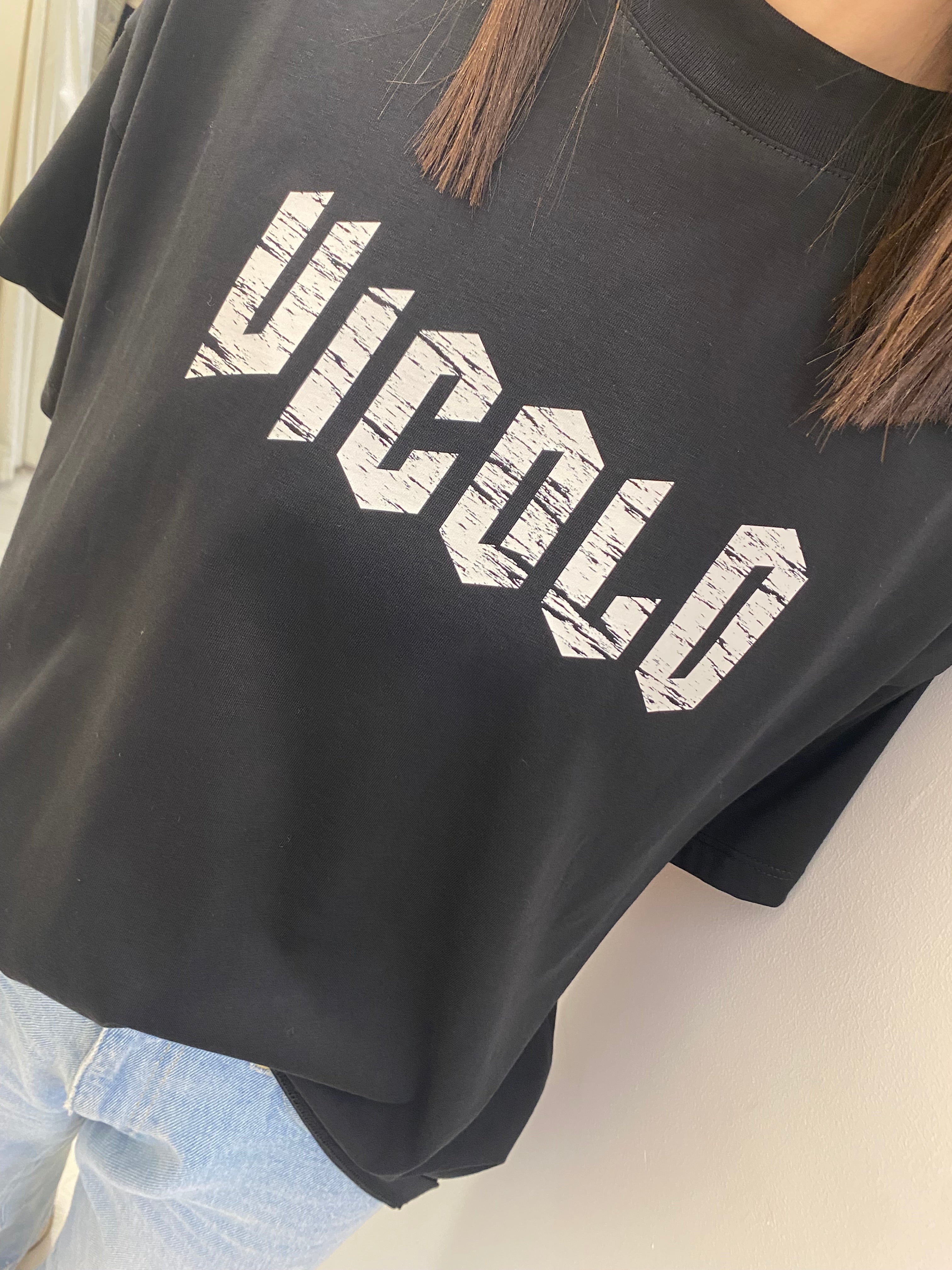 VICOLO - T-SHIRT NERA CON LOGO