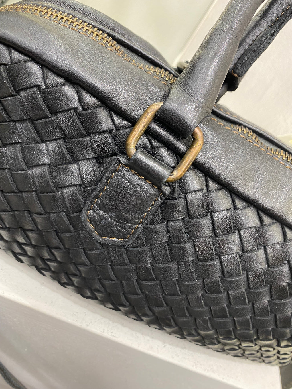 ERREBI - BORSA NERA IN PELLE ,TRAMA INTRECCIO ,CON TRACOLLA