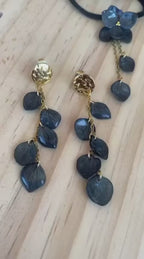 COLLANA CON VERI FIORI
