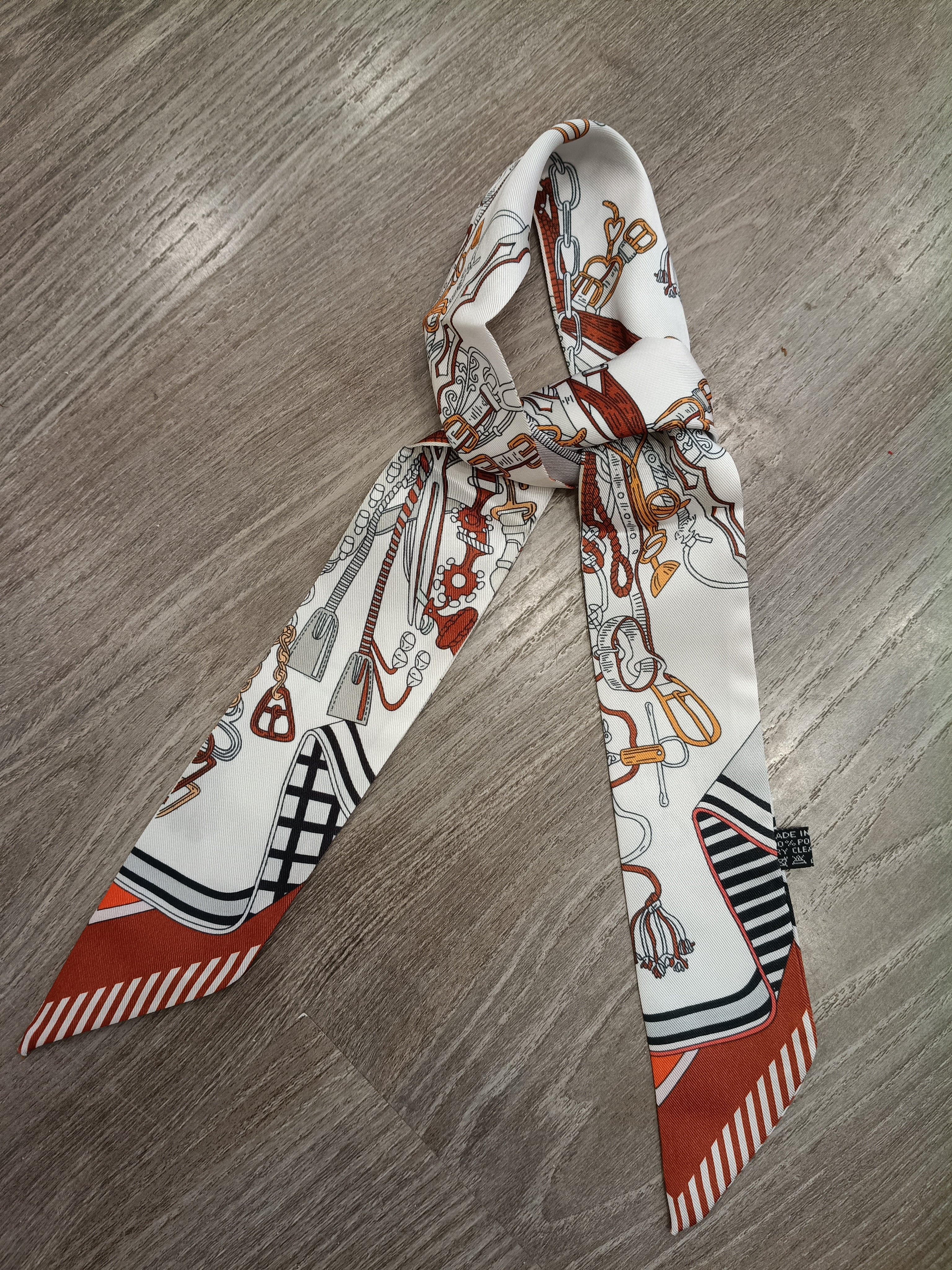 FOULARD