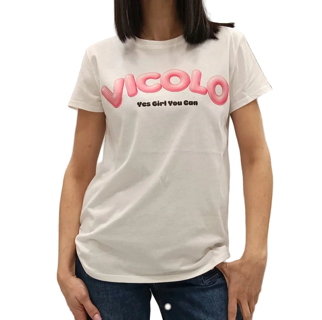 VICOLO-T SHIRT"YES GIRL YOU CAM"