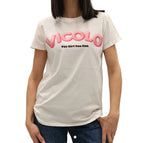 VICOLO-T SHIRT"YES GIRL YOU CAM"